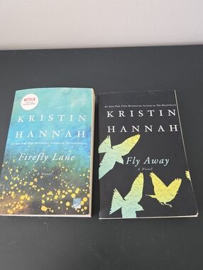 Kristin Hannah Paperback Book Bundle - Firefly Lane & Fly Away